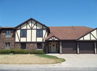 3 Crystal Ct, Pontiac, IL 61764