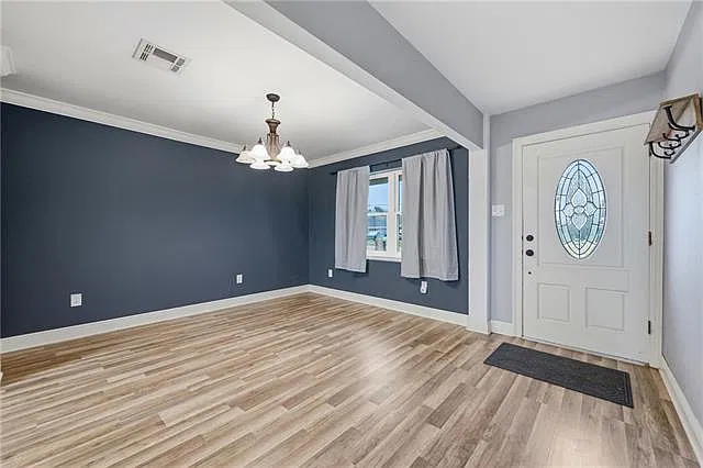 3 bed, 2.0 bath, 1440 sqft, $1,800 — Photo 2