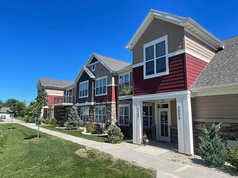 1270 Stonewood Xing — Photo 44