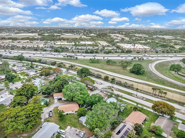 2528 SW Natura Blvd — Photo 34