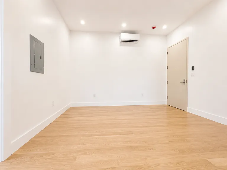 50 Graham Ave #1 — Photo 5
