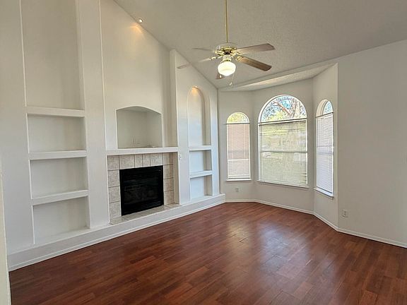3rd image of 2212 Tierra De Oro Way