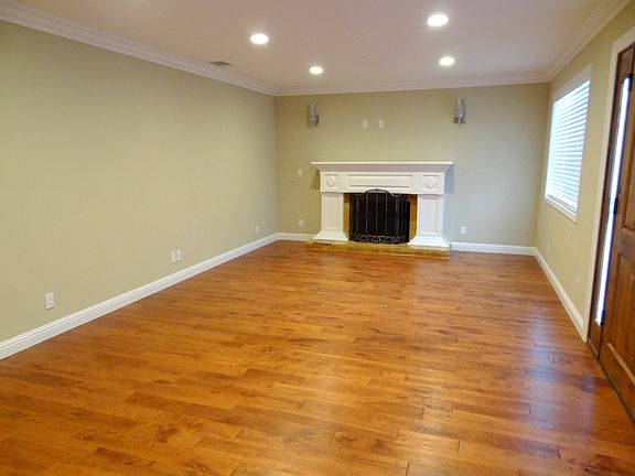 3rd image of 7998 Woodlark Way