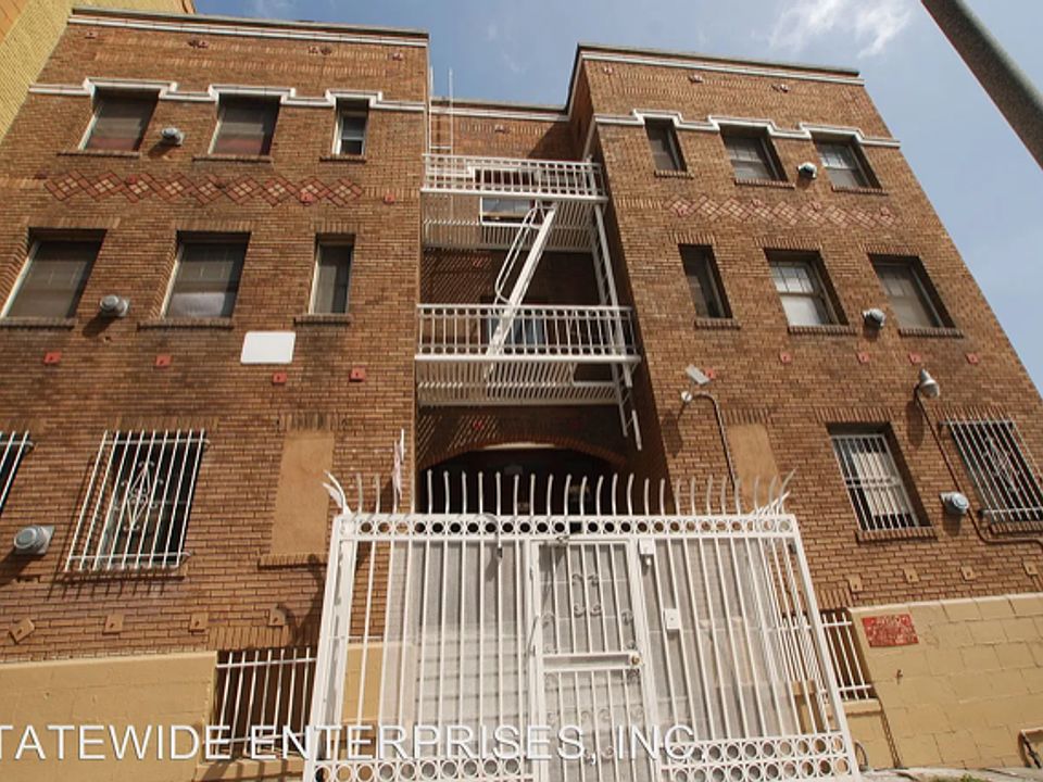 1st image of 512 S Bonnie Brae St APT 106