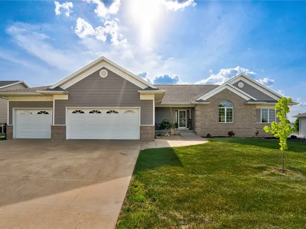 431 Sunset Dr, Fairfax, IA 52228