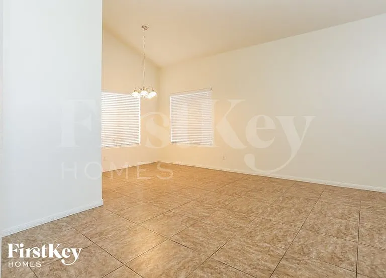 4333 Matinee Ave — Photo 4