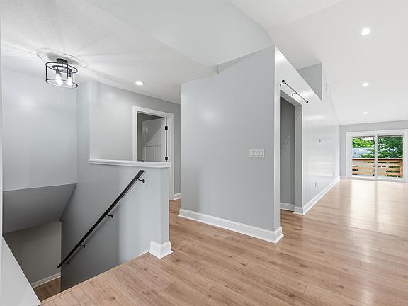 5th image of 196 N Ridge Heights Dr