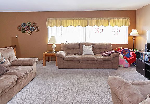 3rd image of 5310 Newport Dr