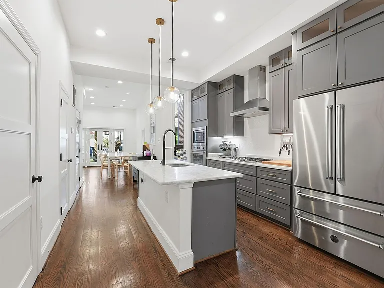 1841 Monroe St NW — Photo 1