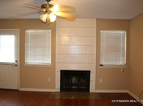 3rd image of 810 Meadow Glen Ave APT C