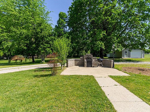 3rd image of 1005 Due West Cir