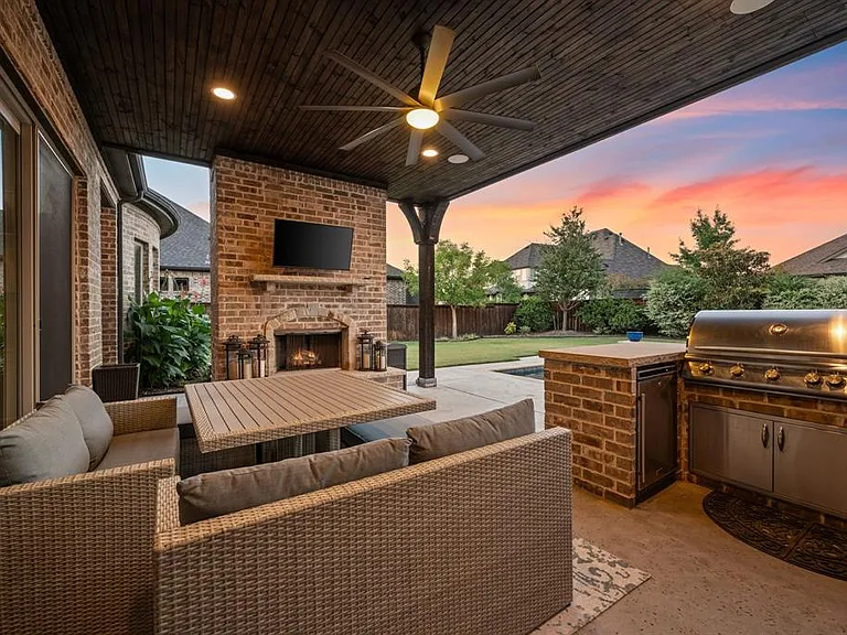 908 Lake Carillon Ln — Photo 33