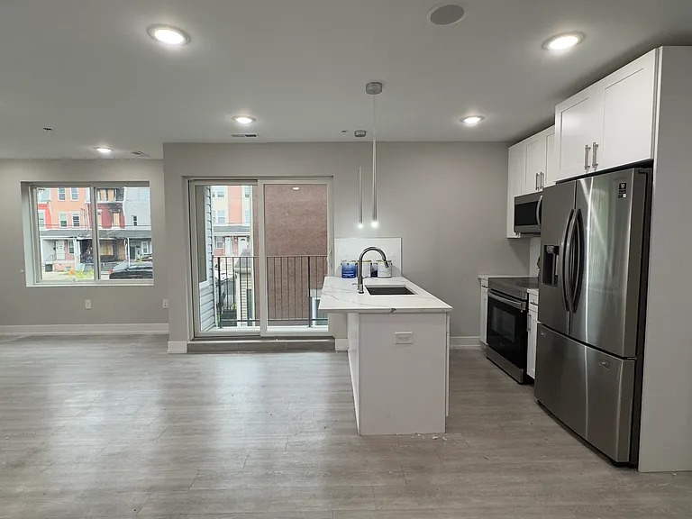 649-1 N 35th St #202A — Photo 39
