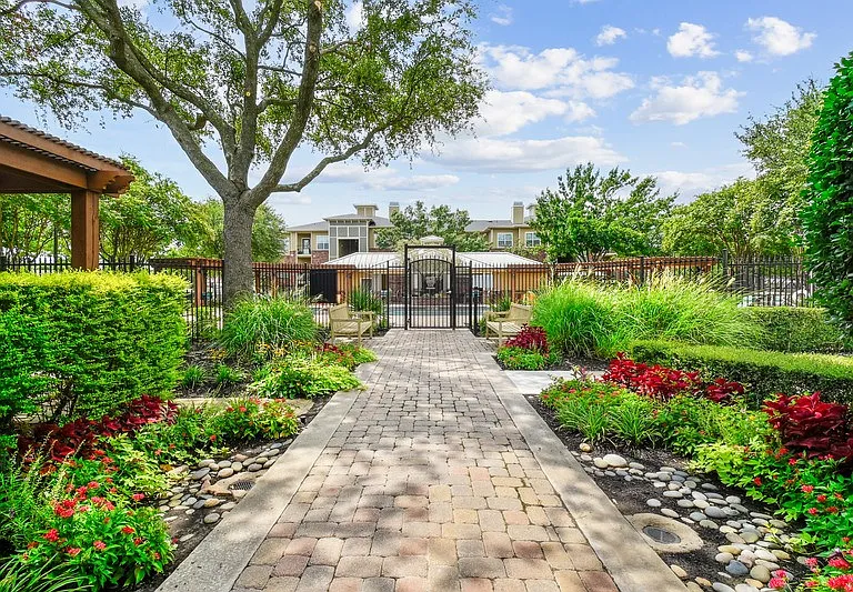 Indigo Pointe — Photo 16