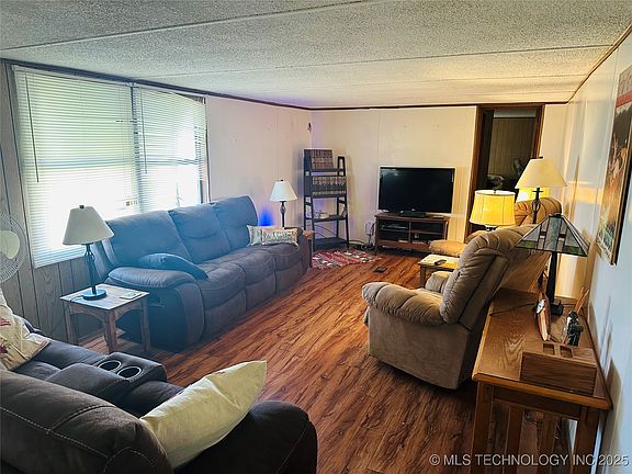5th image of 32061 E 722nd Dr