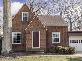 863 Roland Rd, Lyndhurst, OH 44124