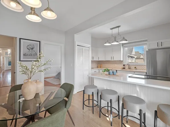 14 Holton St APT 4, Medford, MA 02155