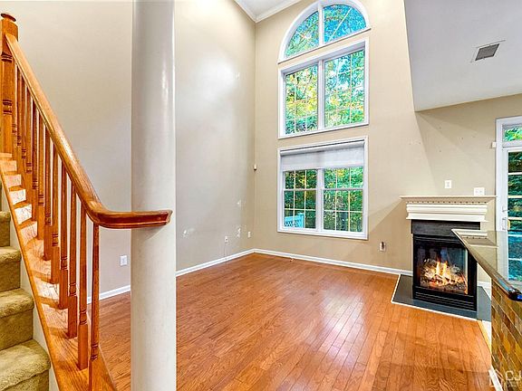 5th image of 9 Indigo Dr