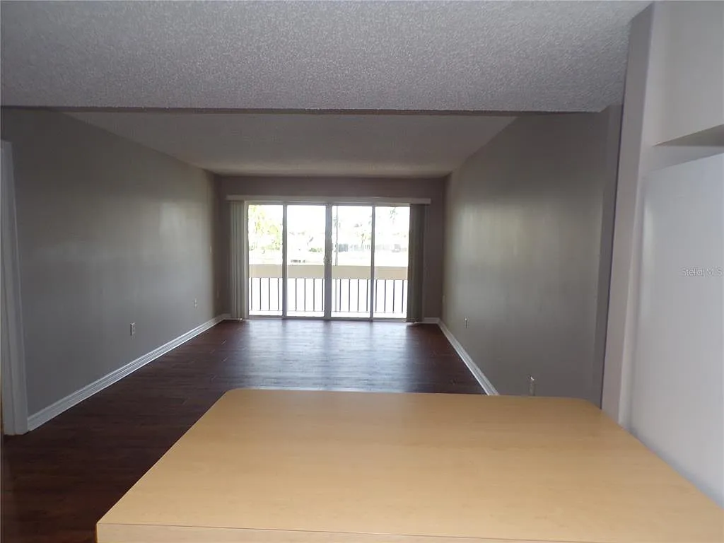 2 bed, 2.0 bath, 1114 sqft, $1,625 — Photo 3