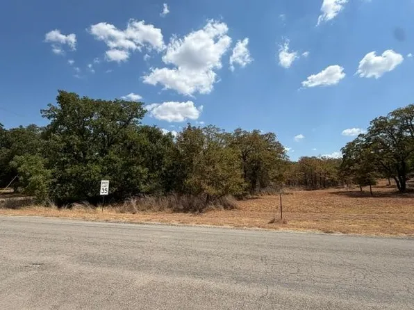 242 Nocona Dr, Nocona, TX 76255