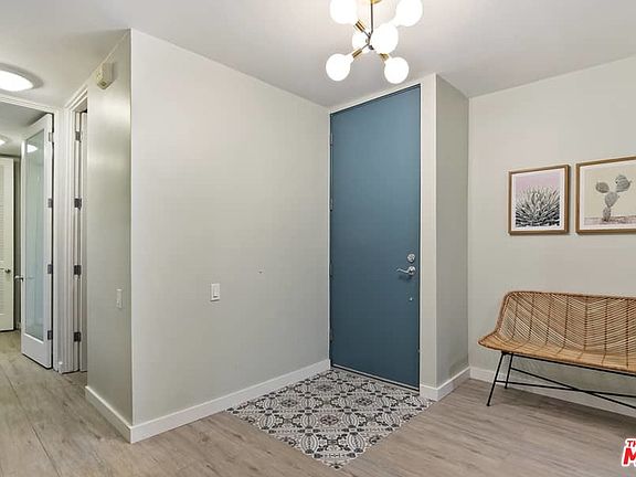 4th image of 330 S Barrington Ave APT 102