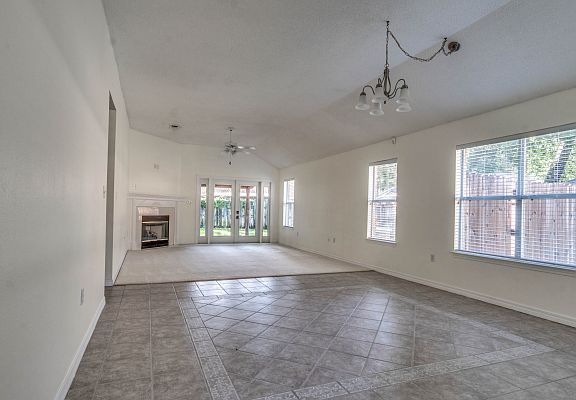 3rd image of 4202 Whitetail Cir