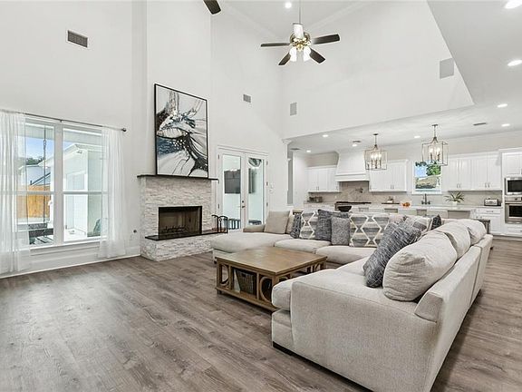 4th image of 1356 Homestead Ave