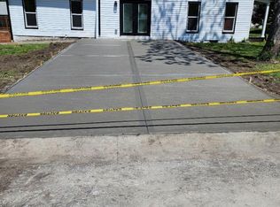 512 SE Miller St, Lees Summit, MO 64063