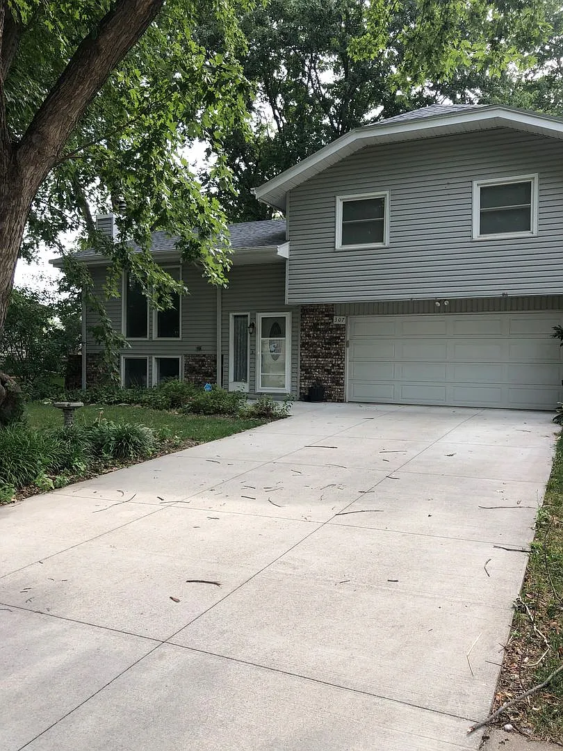 3 bedroom house in Papillion — Photo 1