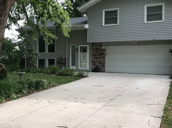 307 Prospect Dr, Papillion, NE 68046