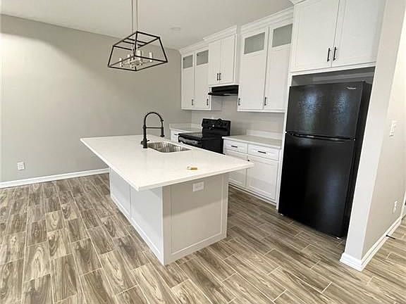 5th image of 437 5th St