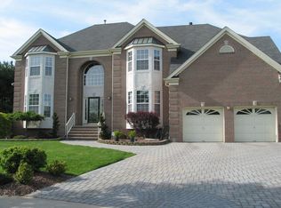 35 Lilac Way, Piscataway, NJ 08854
