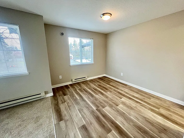 Brookside Gardens Apartments — Photo 19