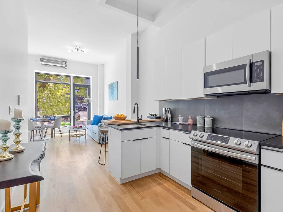 1st image of 11A Somers St #1