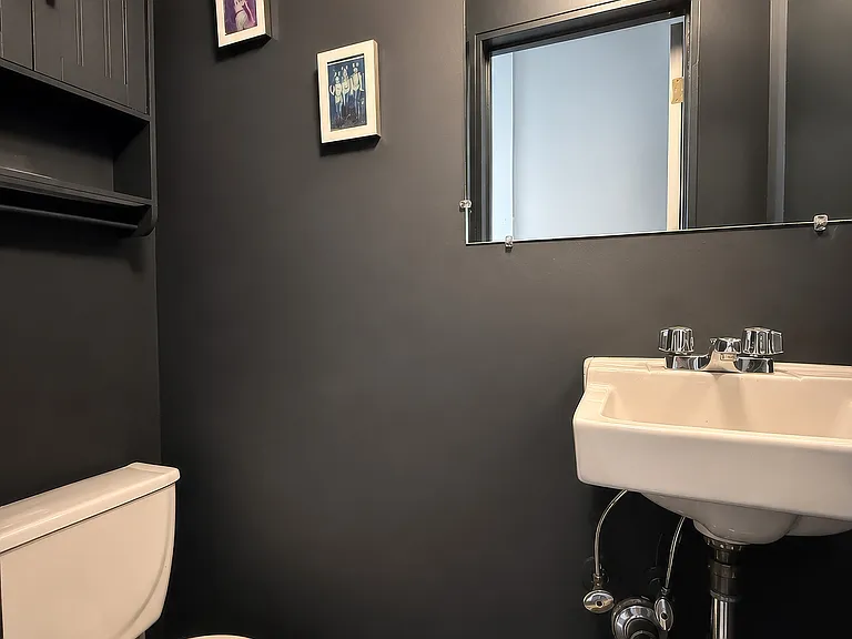 160 Smith St #4R — Photo 9