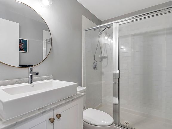 5th image of 400 Capilano Rd #2002