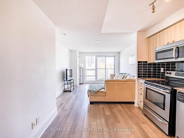 2015 Sheppard Ave E #407 — Photo 4