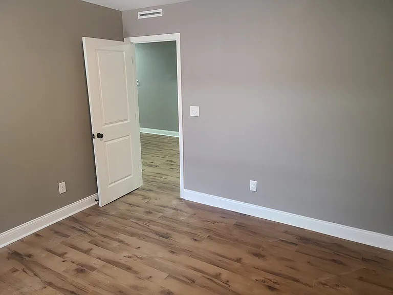 312 Main St — Photo 10