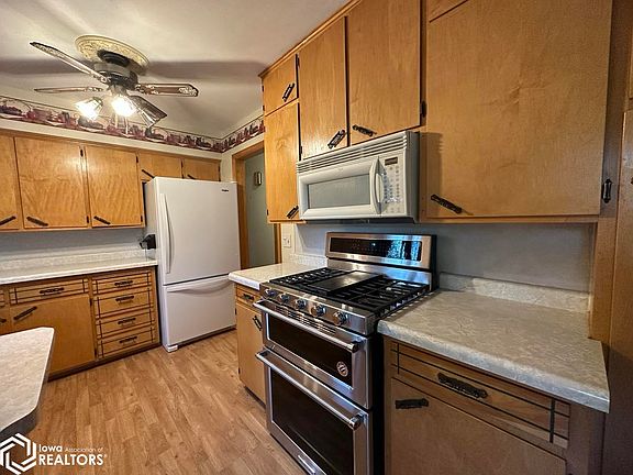 3rd image of 304 12th St S