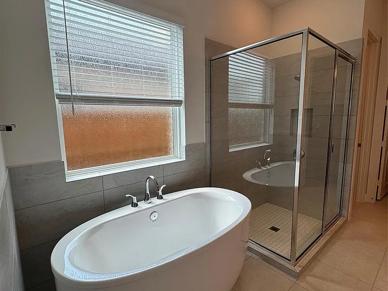 7129 Carriage Light Dr — Photo 48
