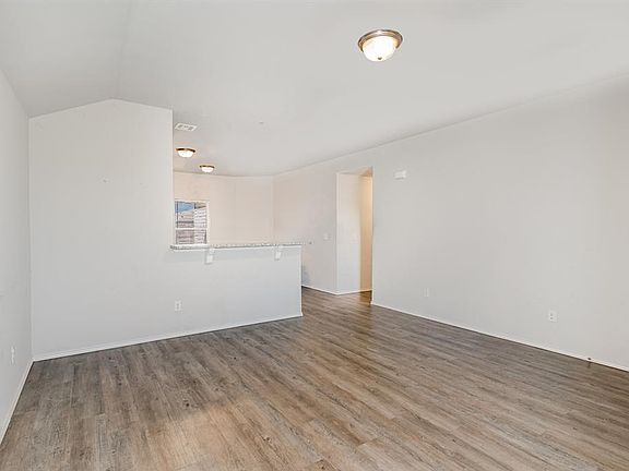 4th image of 11821 Casey Dr