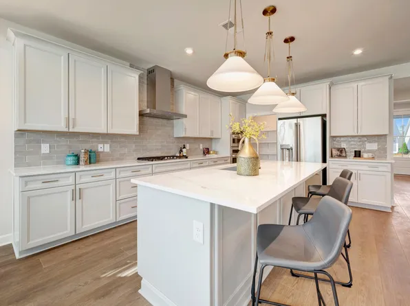 123 Firefly Ln, Fuquay Varina, NC 27526