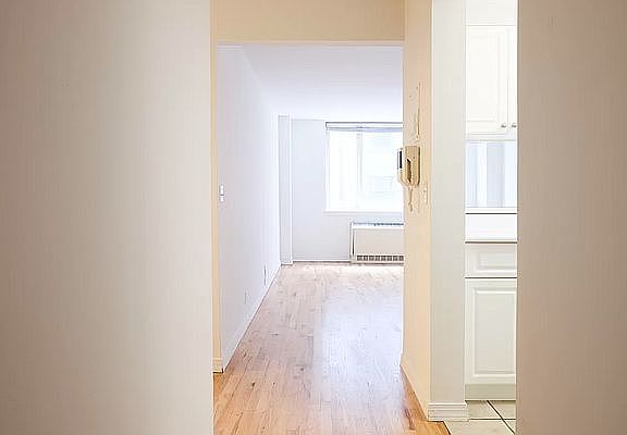 3rd image of 316 E 63rd St APT 2F