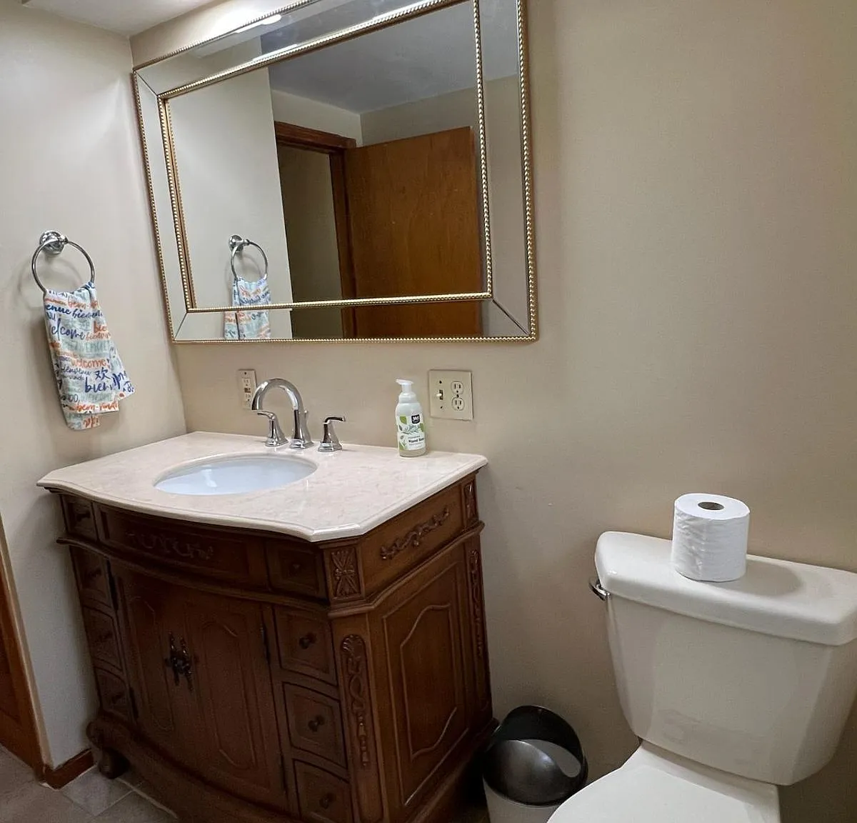 6 bed, 9999 sqft, $7,800 — Photo 4