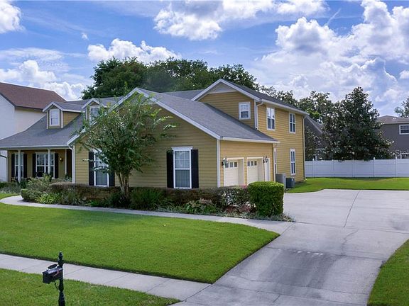4th image of 413 Courtlea Creek Dr