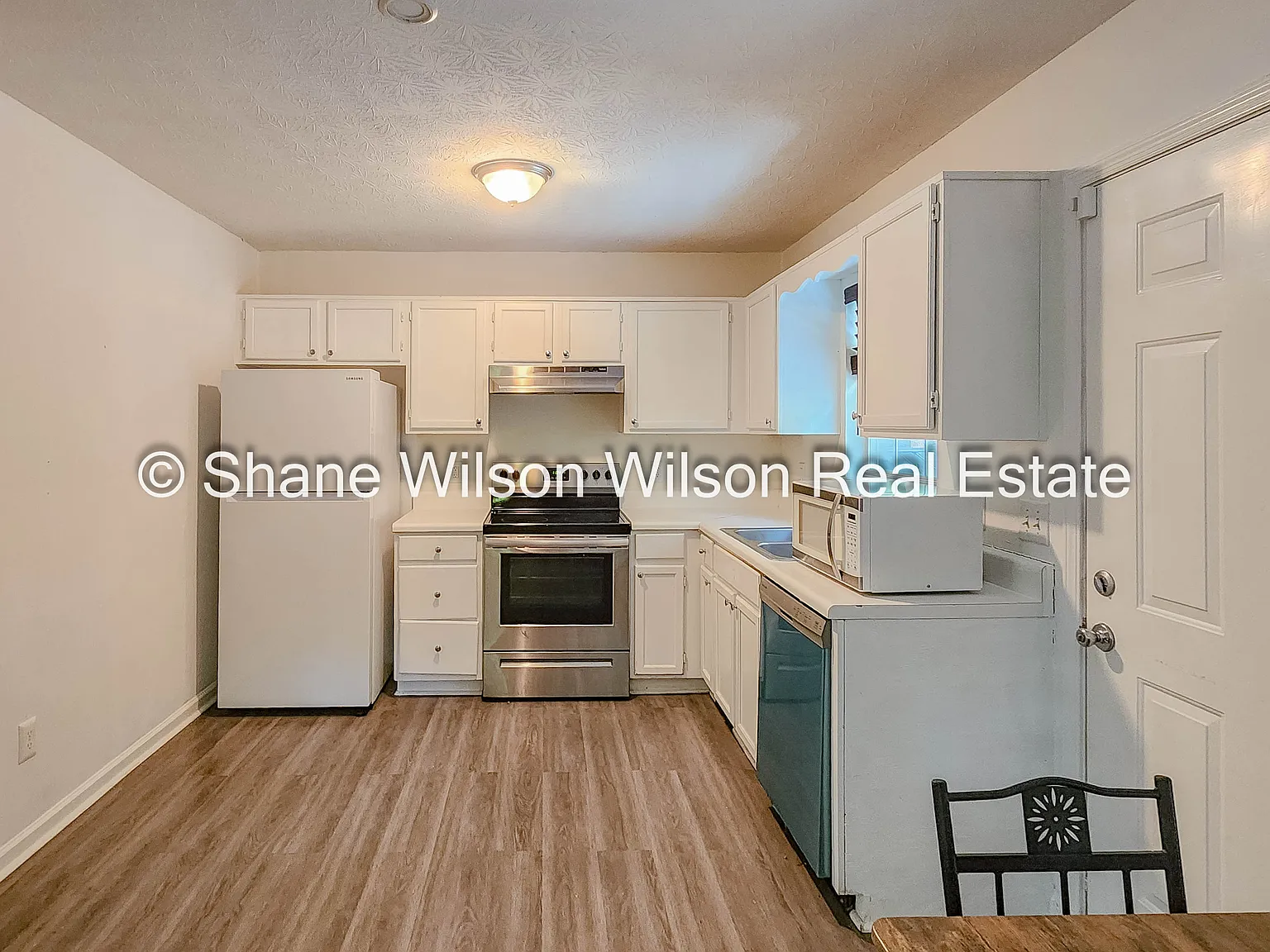 3 bed, 1254 sqft, $1,799 — Photo 4