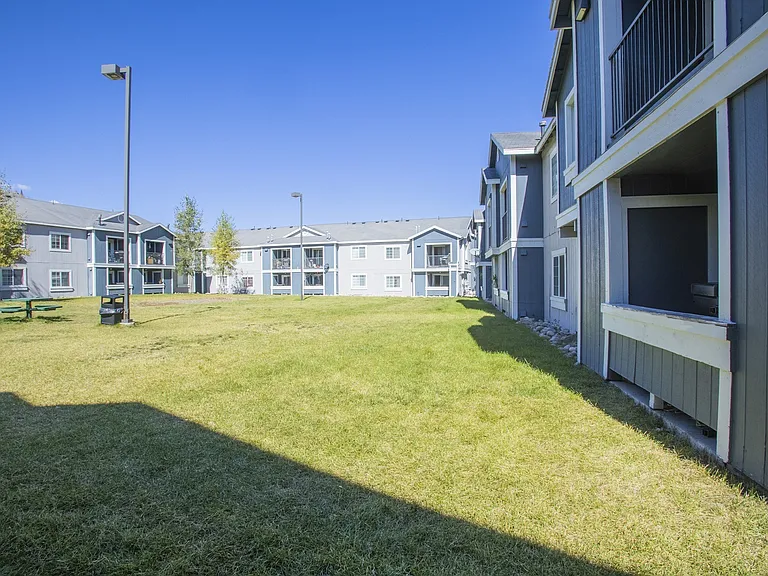 Blue River Apartments — Photo 24