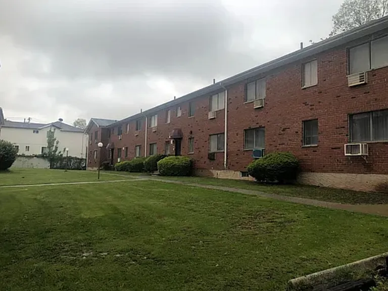 111 Lyman Ave #1B — Photo 12