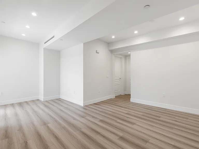 8520 Whitworth Dr #101 — Photo 14
