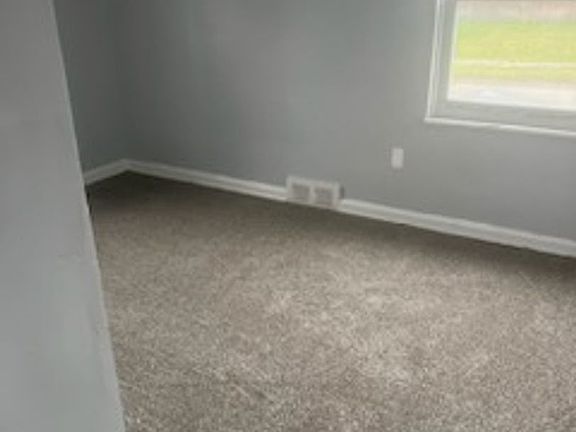 5th image of 15000 Petoskey Ave
